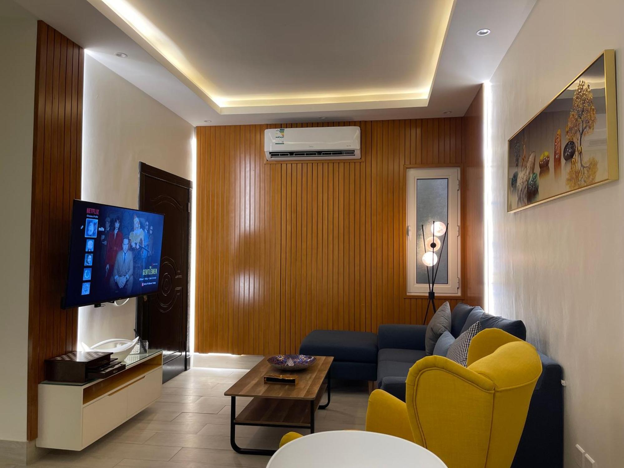 Private Oasis: Modern Self-check-in *